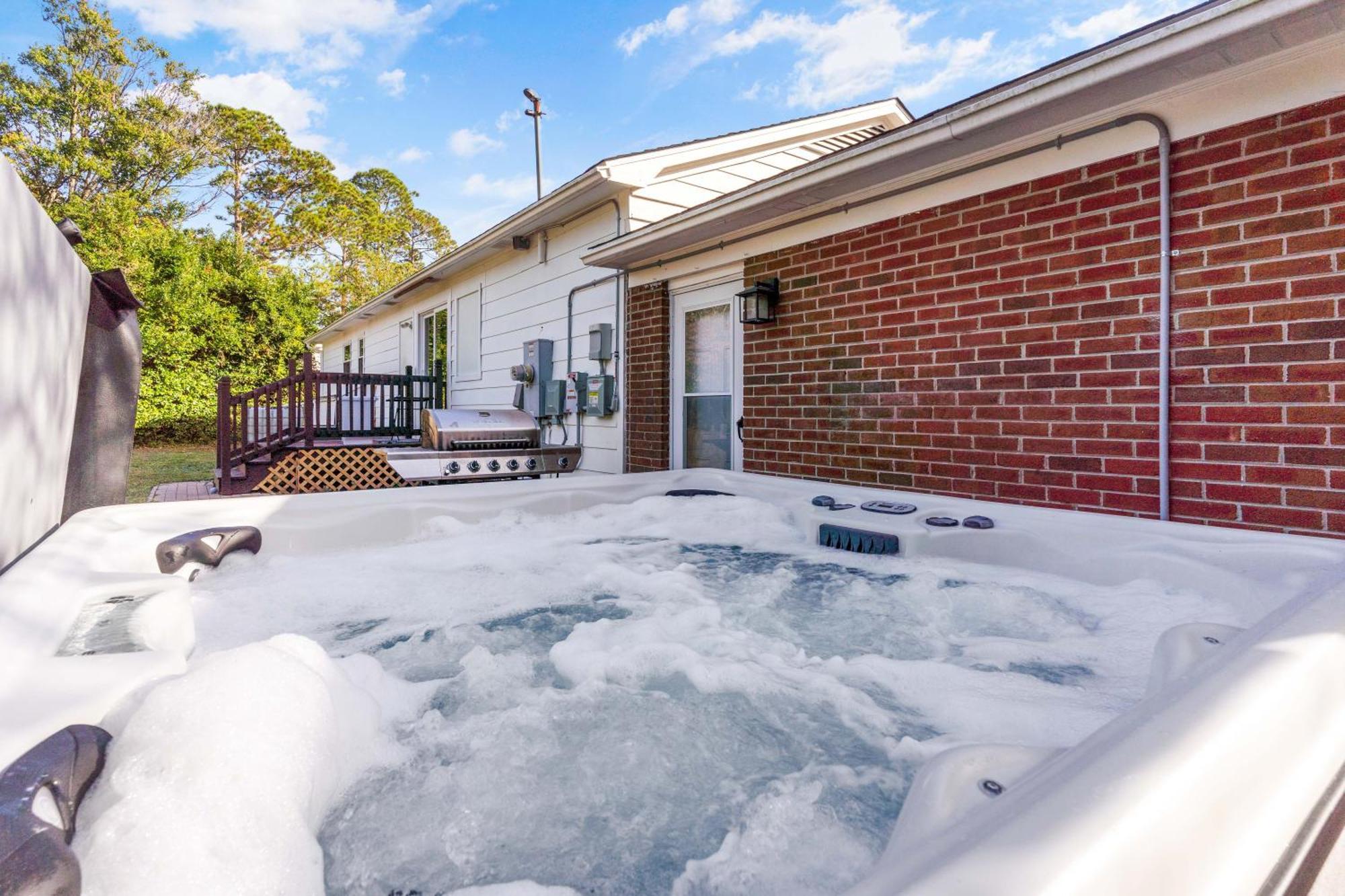 Chill Retreat, Hot Tub, Large Private Yard Villa Wilmington  Kültér fotó